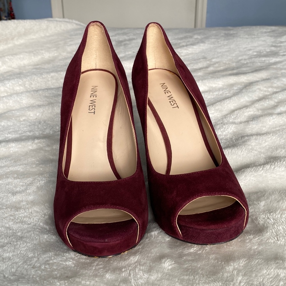 NINE WEST SUEDE STILETTOS